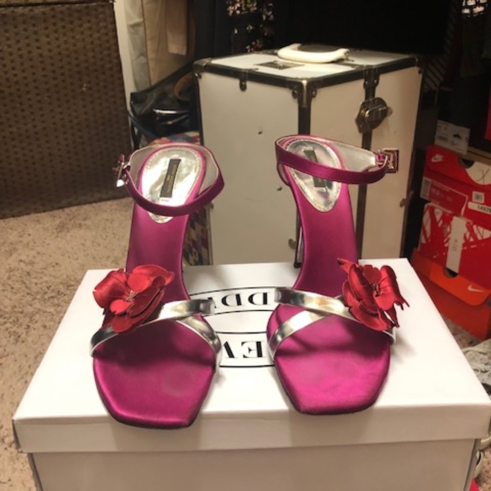 Louis Vuitton Satin and Leather Flower Applique Strap Sandals. Size 41